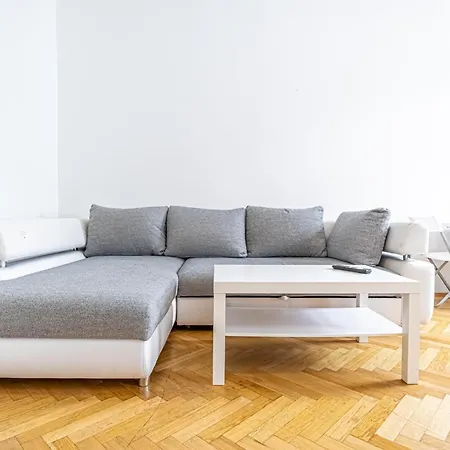 Near Danube & Millenium Tower - Massive Shared 4Br Apt Vienna Exterior photo