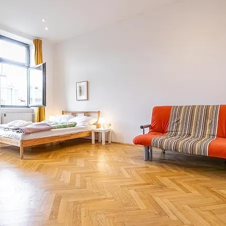 Near Danube & Millenium Tower - Massive Shared 4Br Apt Vienna Exterior photo