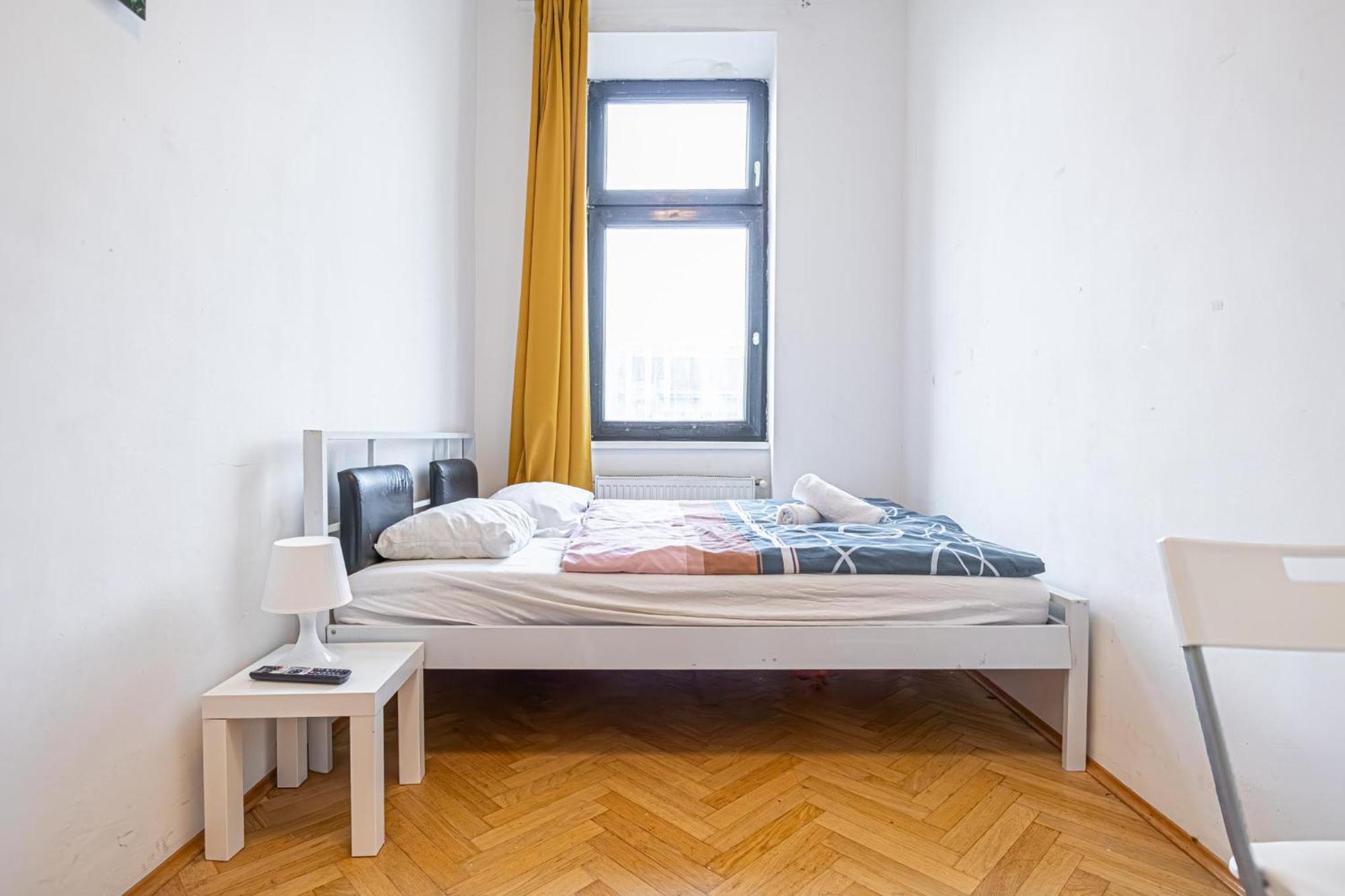 Near Danube & Millenium Tower - Massive Shared 4br