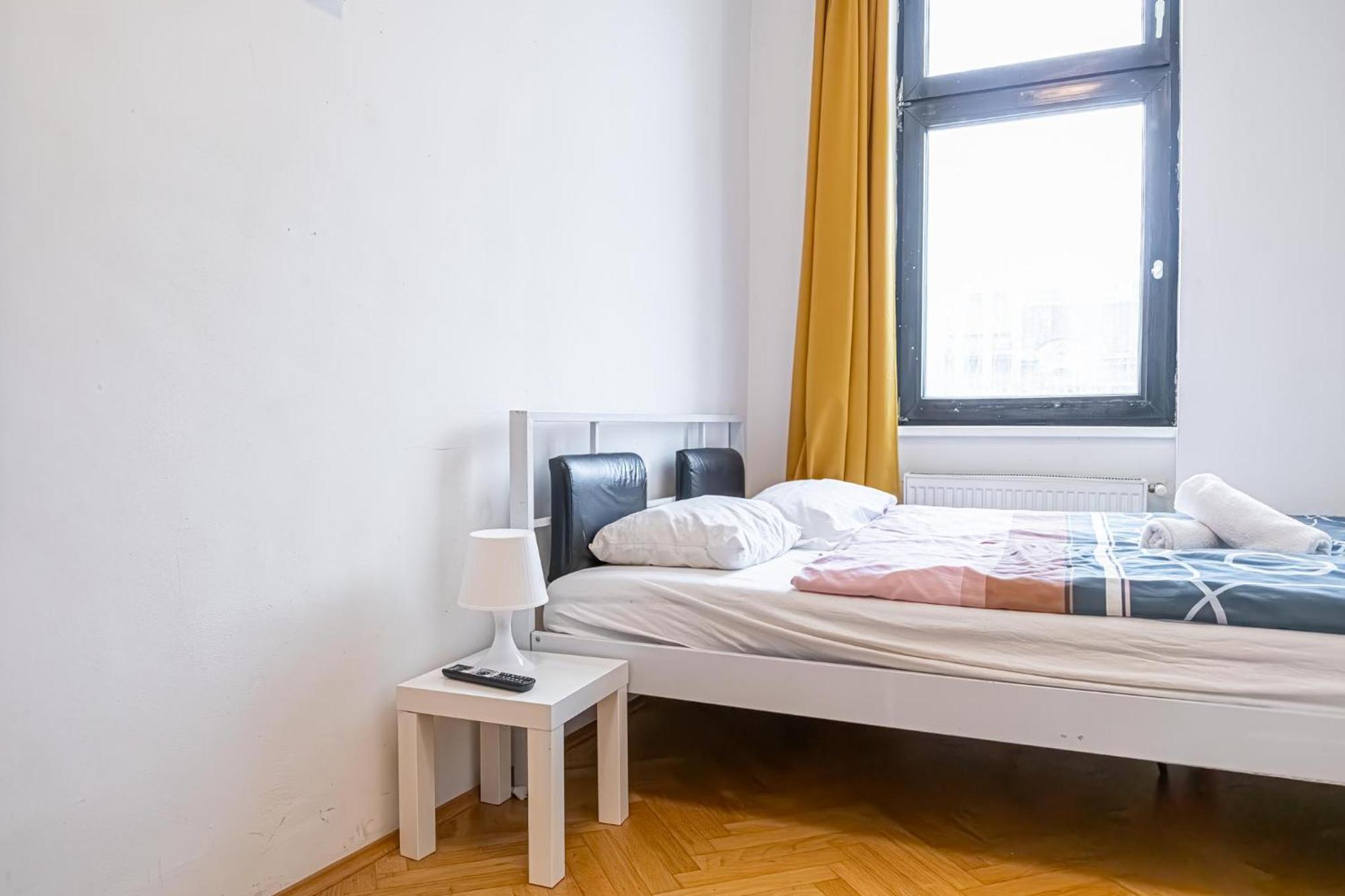 Near Danube & Millenium Tower - Massive Shared 4br Appartement *