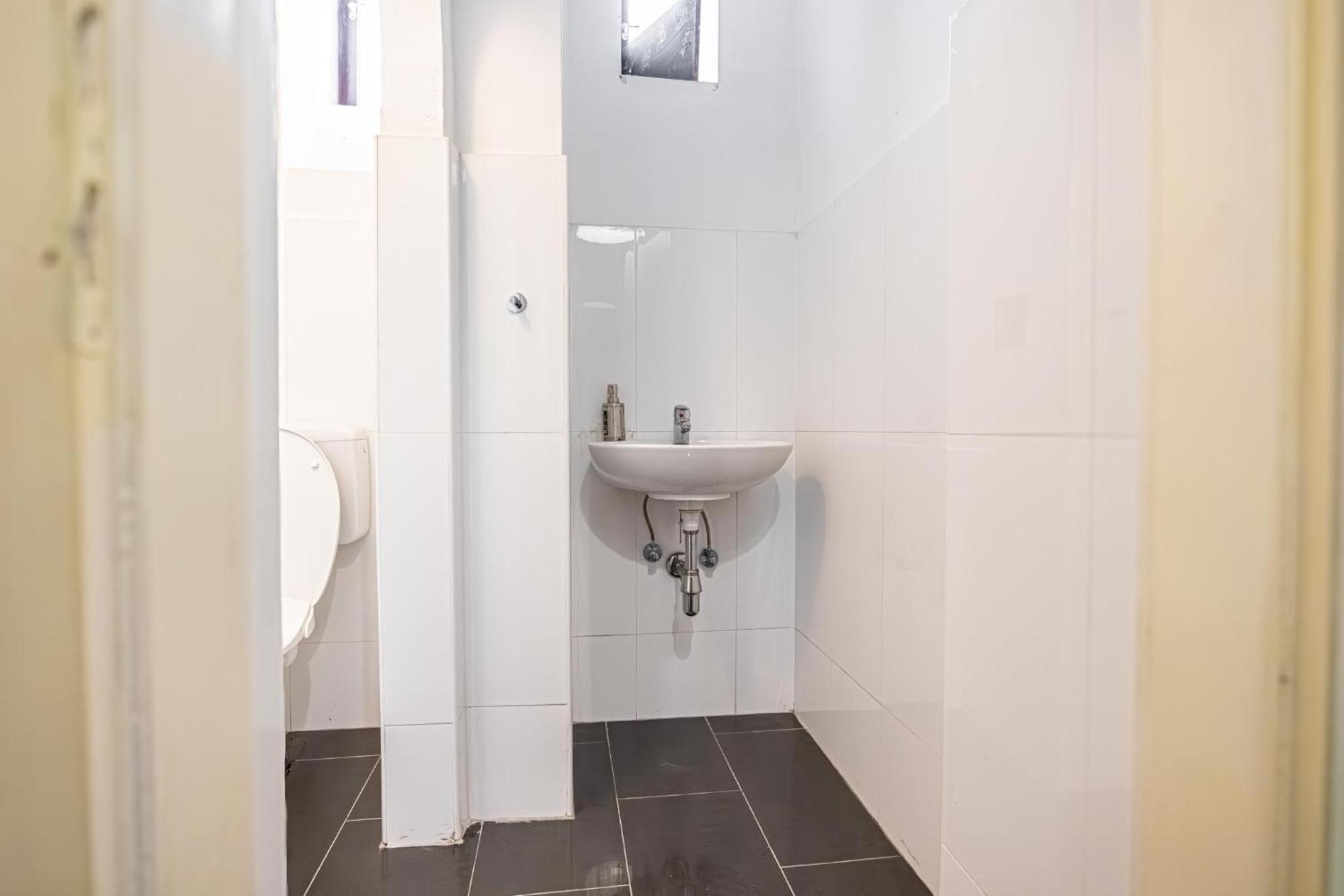 Near Danube & Millenium Tower - Massive Shared 4br