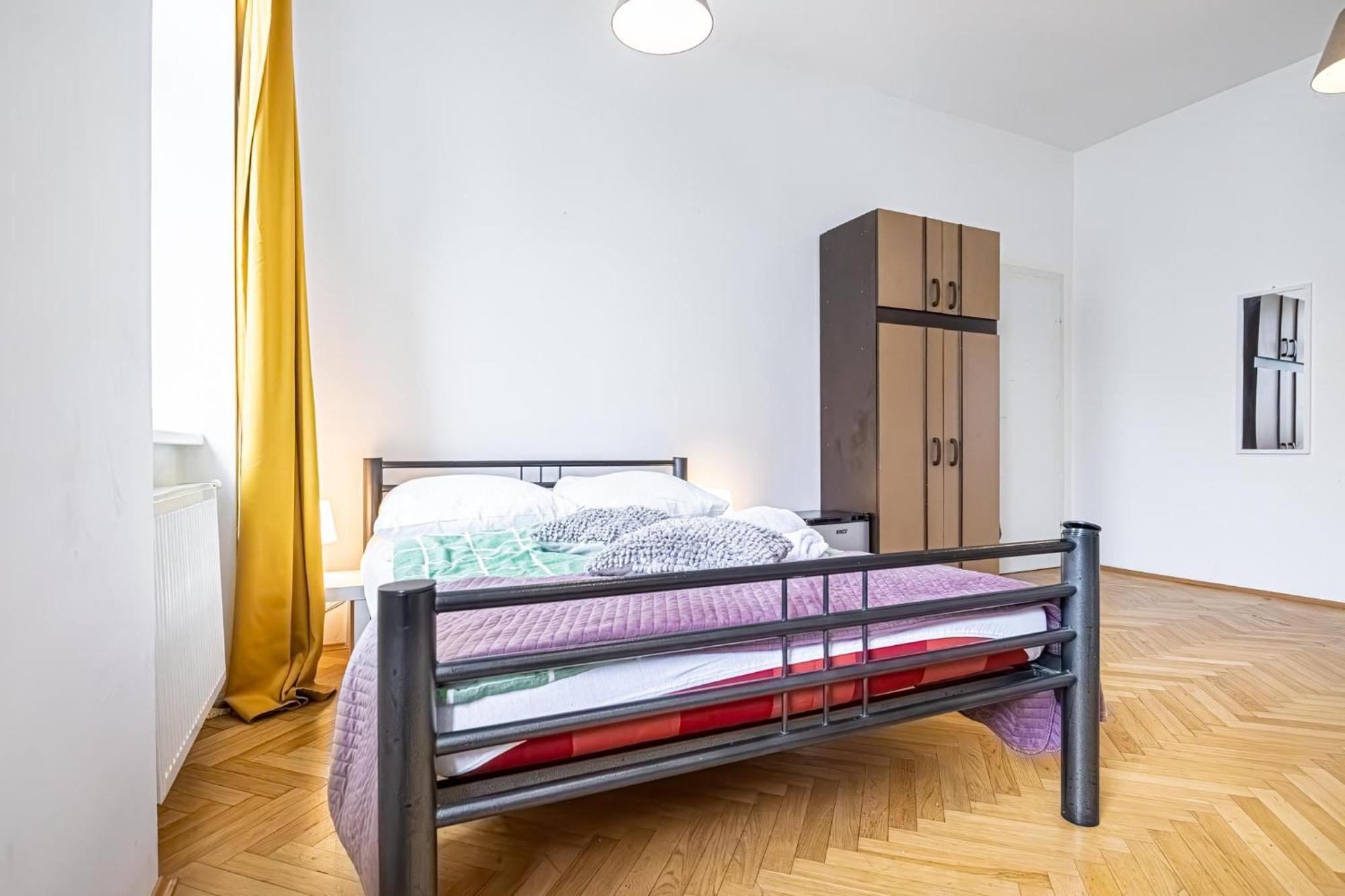 Near Danube & Millenium Tower - Massive Shared 4br
