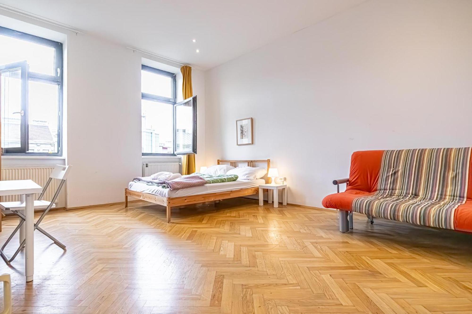 Apartment Near Danube & Millenium Tower - Massive Shared 4br Vienna