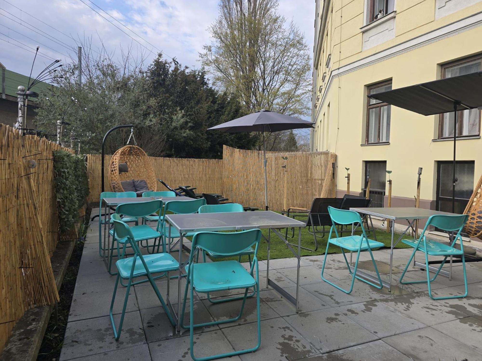 Near Danube & Millenium Tower - Massive Shared 4br Apartment *